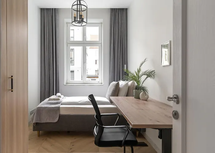 Glam & Chic - Centre By Lion Apartment